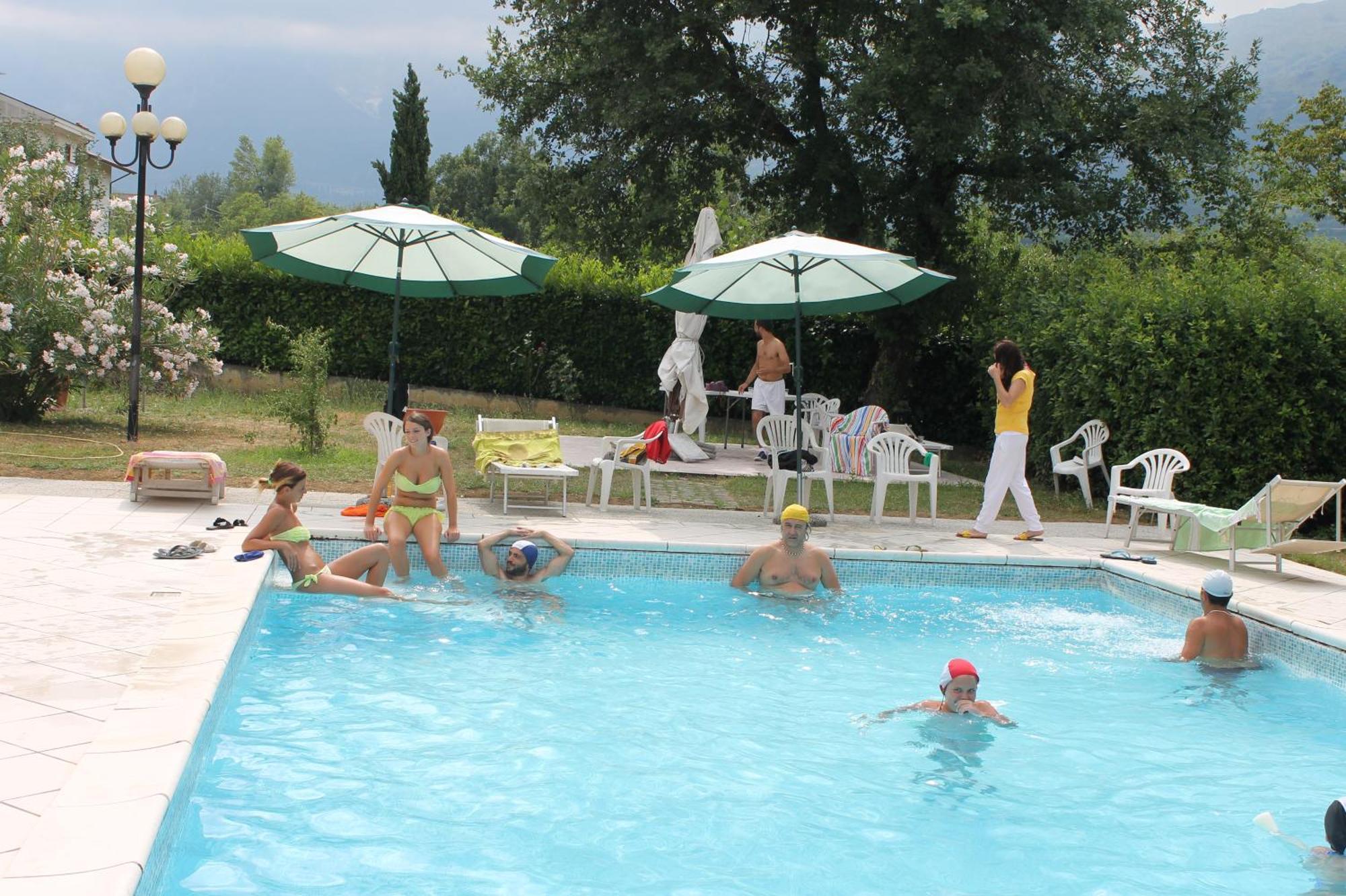 Residence La Piscina Isola del Gran Sasso d'Italia Exterior photo