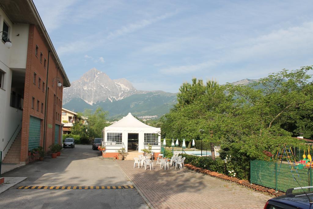 Residence La Piscina Isola del Gran Sasso d'Italia Exterior photo