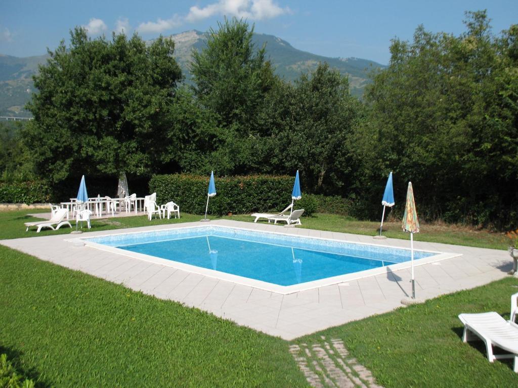 Residence La Piscina Isola del Gran Sasso d'Italia Exterior photo