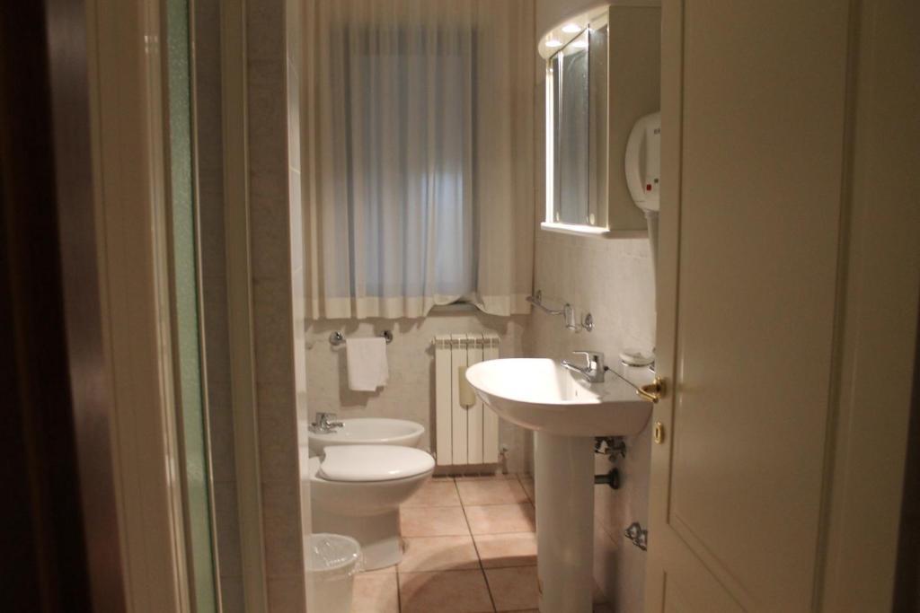 Residence La Piscina Isola del Gran Sasso d'Italia Room photo