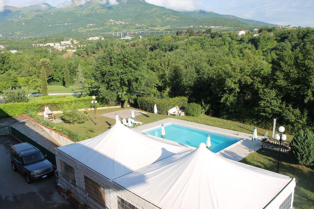 Residence La Piscina Isola del Gran Sasso d'Italia Exterior photo