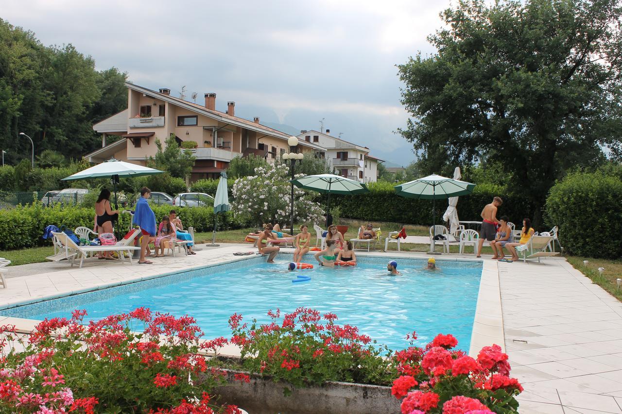 Residence La Piscina Isola del Gran Sasso d'Italia Exterior photo